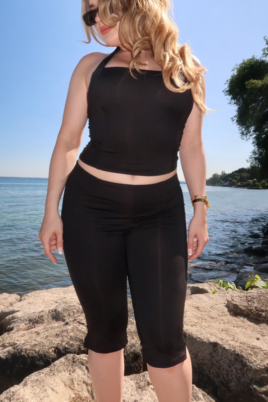 Ines Low-Rise Capri Pant in Caviar